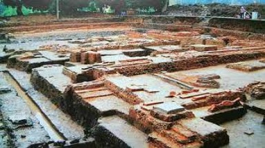 Hoàng thành trước nỗi lo môi trường
