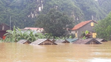 Thiệt hại trên 30.000 tỷ đồng do thiên tai dị thường ở miền Trung
