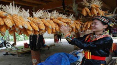  Kì lạ tục “mây mưa” của sơn nữ Việt