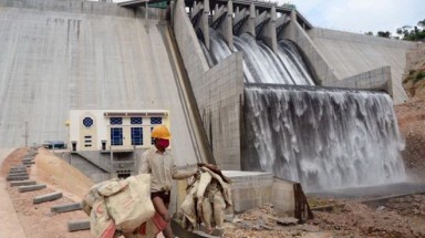  Campuchia vỡ đập: do sức ép của nước