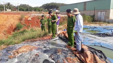 Bình Phước: Phát hiện nhà máy của vợ trưởng phòng TN-MT xả thải “lụi"