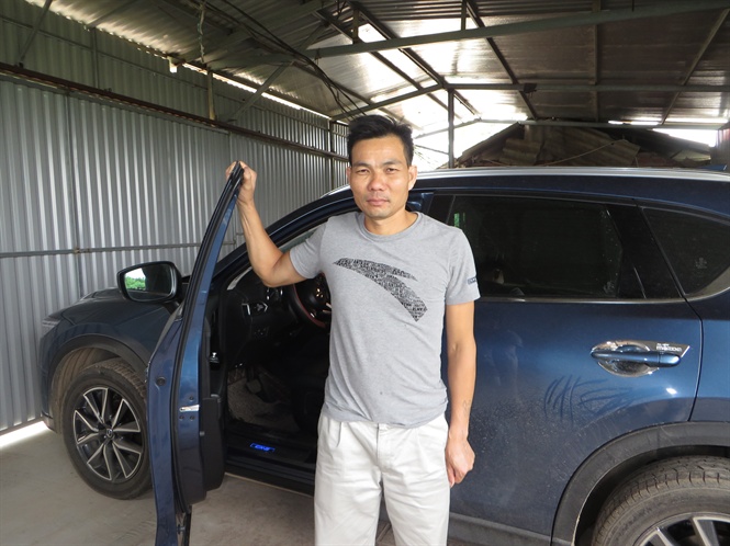 Vắt[-]sữa[-]bò[-]ra...[-]ô[-]tô