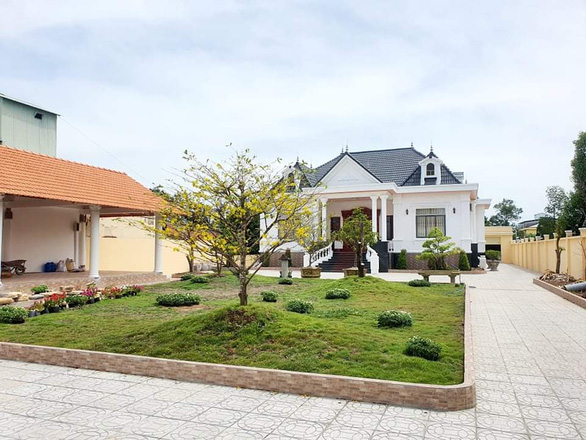 Chủ[-]tịch[-]Bạc[-]Li&ecirc;u[-]chỉ[-]đạo[-]xử[-]l&yacute;[-]c&ocirc;ng[-]tr&igrave;nh[-]sai[-]ph&eacute;p,[-]kh&ocirc;ng[-]ph&eacute;p[-]của[-]ph&oacute;[-]b&iacute;[-]thư[-]thị[-]ủy