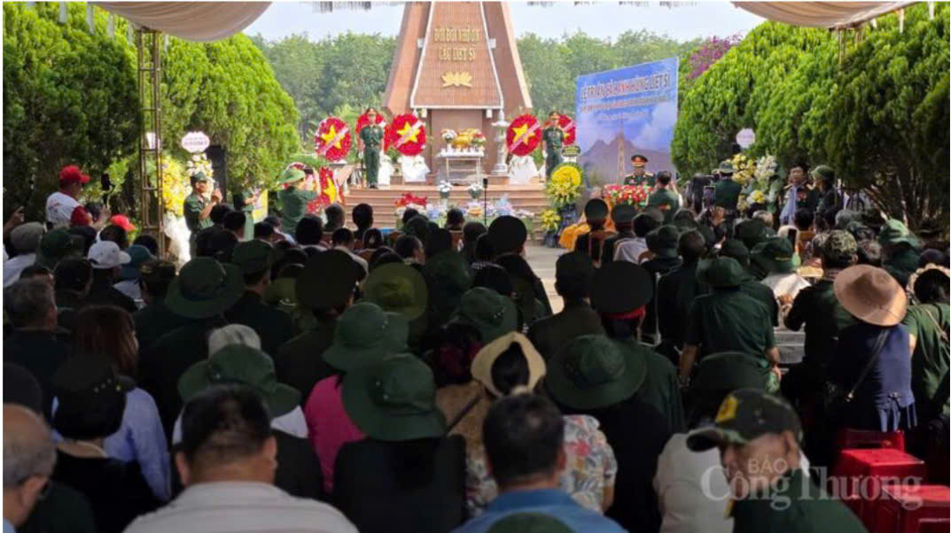 Th&agrave;nh[-]k&iacute;nh[-]tổ[-]chức[-]lễ[-]tưởng[-]niệm,[-]tri[-]&acirc;n[-]c&aacute;c[-]anh[-]h&ugrave;ng[-]liệt[-]sĩ[-]tại[-]Gia[-]Lai
