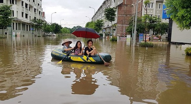 Muốn[-]vào[-]“làng”[-]biệt[-]thự[-]phải...[-]chèo[-]thuyền