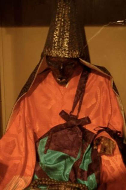 Thuật[-]tự[-]ướp[-]xác[-]trên[-]người[-]sống[-]của[-]các[-]nhà[-]sư[-]Nhật