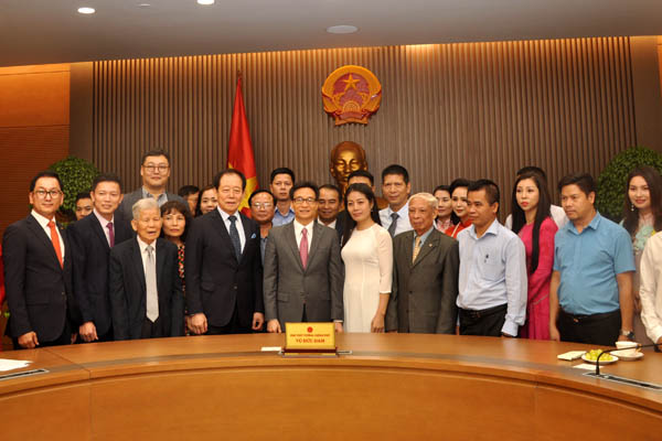 Nếu[-]không[-]quan[-]tâm[-]bảo[-]vệ[-]môi[-]trường[-]sẽ[-]mất[-]nhiều[-]kinh[-]phí,[-]thời[-]gian[-]để[-]khắc[-]phục[-]hậu[-]quả[-]