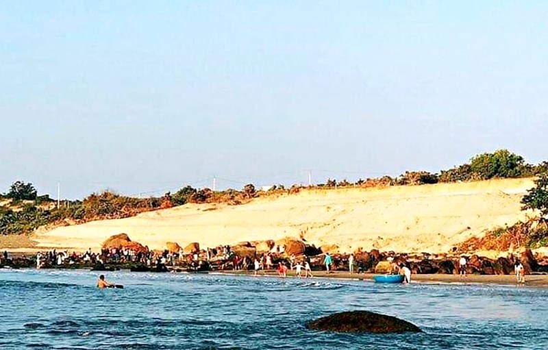 Lập[-]đoàn[-]chuyên[-]gia[-]đánh[-]giá[-]hiện[-]trạng[-]bãi[-]đá[-]7[-]màu