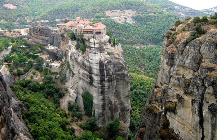 Độc[-]đáo[-]tu[-]viện[-]Meteora[-]'lơ[-]lửng'[-]trên[-]núi[-]tại[-]Hy[-]Lạp