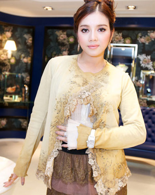 Mỹ[-]nhân[-]-[-]Đồ[-]hiệu:[-]Cuộc[-]tình[-]cân[-]xứng?,[-]Thời[-]trang,[-]de[-]nhat[-]my[-]nhan[-]hang[-]hieu,[-]sao[-]viet[-]khoe[-]hang[-]hieu,[-]sao[-]viet[-]dung[-]hang[-]hieu,[-]ly[-]nha[-]ky,[-]ngoc[-]trinh,[-]thanh[-]hang,[-]mai[-]phuong[-]thuy,[-]thoi[-]trang[-]hang[-]hieu,[-]nguoi[-]dep[-]viet,[-]tin[-]tuc[-]thoi[-]trang