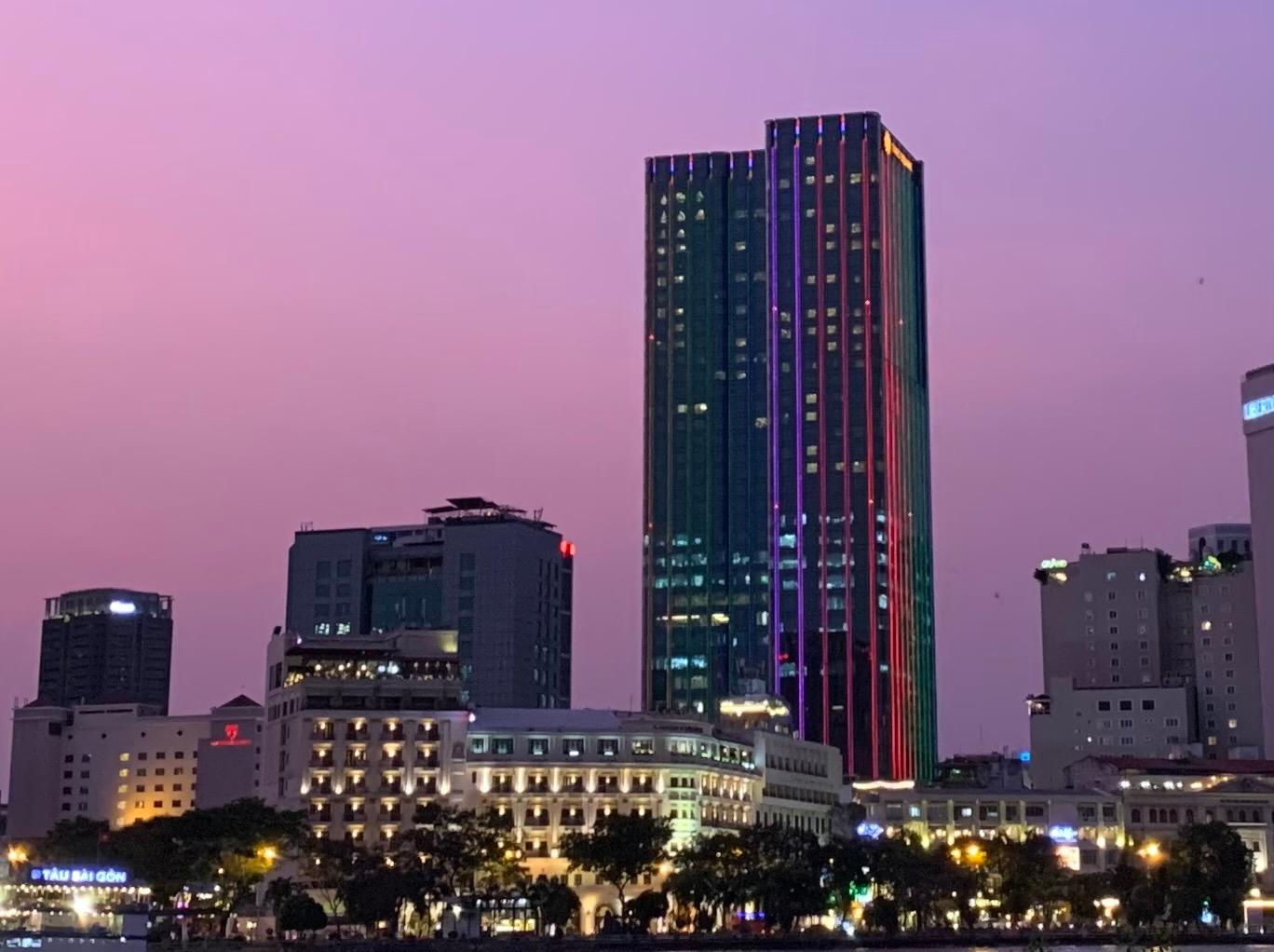 "Đế[-]chế"[-]Vạn[-]Thịnh[-]Phát[-]được[-]hình[-]thành[-]như[-]thế[-]nào?