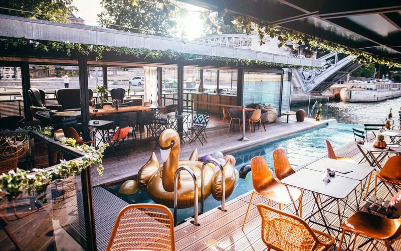 Những[-]khách[-]sạn[-]nổi[-]bồng[-]bềnh[-]độc[-]đáo[-]trên[-]thế[-]giới