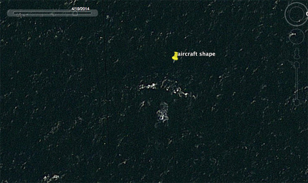 Phát[-]hiện[-]sốc[-]về[-]MH370[-]qua[-]Google[-]Earth[-]bị[-]thủng[-]nhiều[-]lỗ[-]đạn