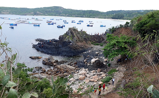 Cận[-]cảnh[-]các[-]gành[-]đá[-]đĩa[-]mới[-]được[-]phát[-]hiện[-]ở[-]Phú[-]Yên