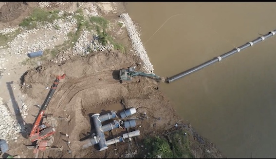 Nhà[-]máy[-]nước[-]mặt[-]Sông[-]Đuống[-]hạ[-]thủy[-]thành[-]công[-]tuyến[-]ống[-]qua[-]sông