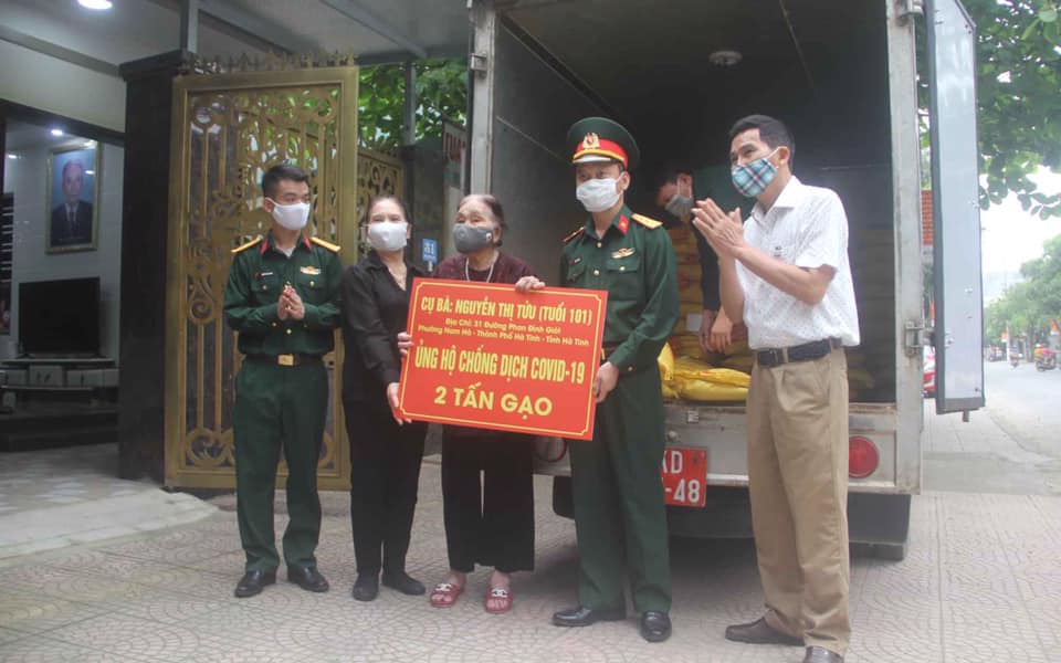 Những[-]tấm[-]lòng[-]vàng[-]giữa[-]mùa[-]Covid-19