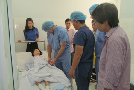 Các[-]BS[-]kiểm[-]tra[-]cử[-]động[-]tay[-]chân[-]của[-]người[-]bệnh