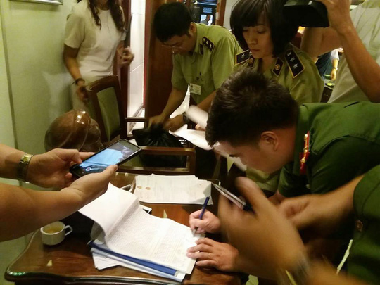 Kiểm[-]tra[-]đột[-]xuất[-]cửa[-]hàng[-]Khaisilk:[-]Có[-]dấu[-]hiệu[-]gian[-]lận[-]thương[-]mại