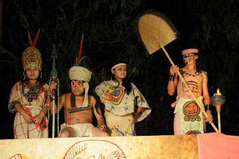 Mayan[-]hierarchs[-]watch[-]the[-]game[-]Maya[-]between[-]Honduras'[-]Maya[-]Chorti[-]and[-]Guatemala´s[-]Quirigua[-]in[-]Copan[-]Ruinas,[-]some[-]400[-]kms[-]west[-]of[-]Tegucigalpa,[-]on[-]December[-]18,[-]2012.