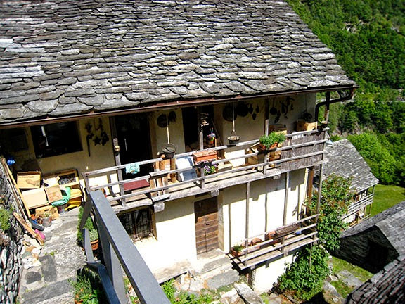 [-]Ngôi[-]làng[-]chỉ[-]có[-]13[-]người[-]sắp[-]trở[-]thành[-]khách[-]sạn