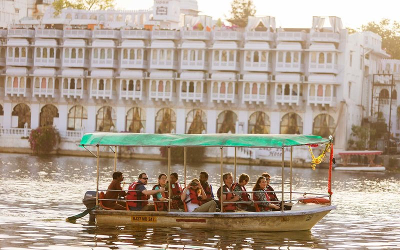 Những[-]khách[-]sạn[-]nổi[-]bồng[-]bềnh[-]độc[-]đáo[-]trên[-]thế[-]giới