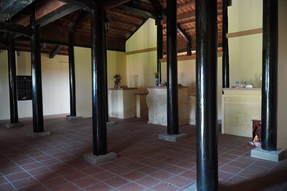 Tr&ugrave;ng[-]tu[-]ng&ocirc;i[-]đ&igrave;nh[-]hơn[-]100[-]tuổi,[-]giữ[-]nguy&ecirc;n[-]hai[-]c&acirc;y[-]bồ[-]đề[-]độc[-]đ&aacute;o[-]tr&ecirc;n[-]n&oacute;c