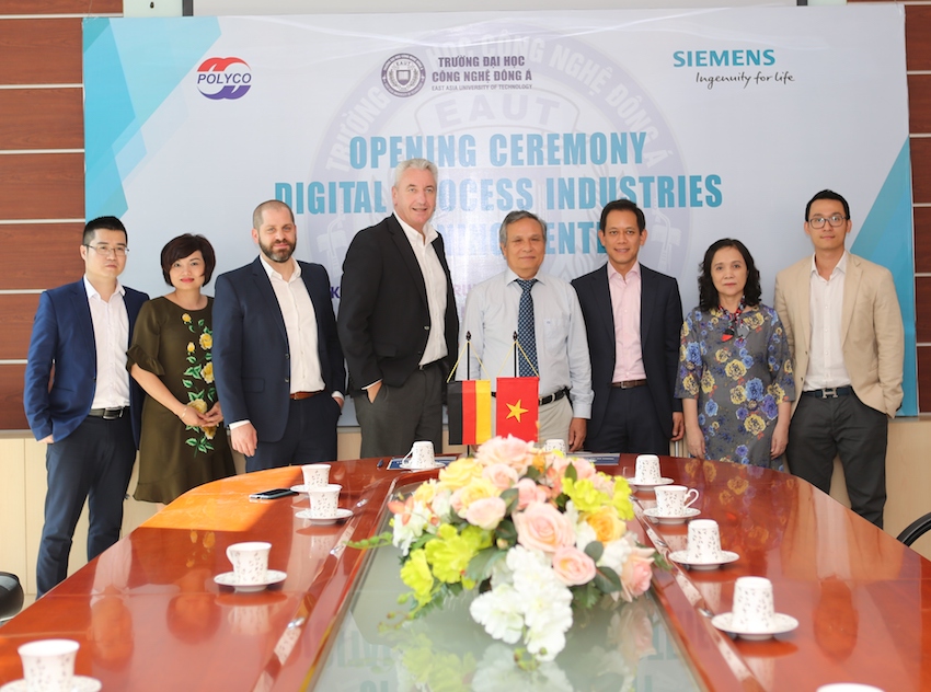 Tập[-]đoàn[-]Polyco[-]ra[-]mắt[-]Trung[-]tâm[-]đào[-]tạo[-]số[-]hóa[-]quy[-]trình[-]sản[-]xuất[-]công[-]nghiệp[-]sử[-]dụng[-]công[-]nghệ[-]từ[-]Siemens