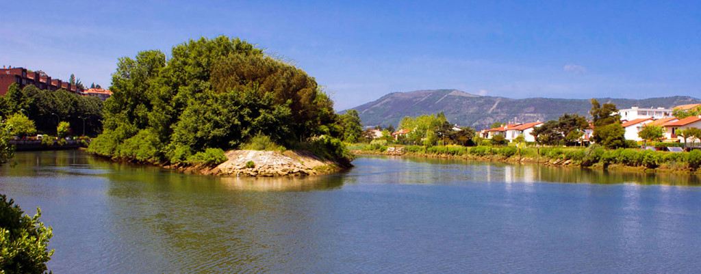 Hòn[-]đảo[-]6[-]tháng[-]của[-]nước[-]này,[-]6[-]tháng[-]của[-]nước[-]khác