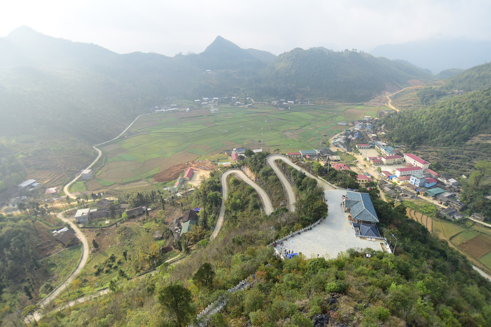 Phá[-]núi[-]xây[-]khu[-]du[-]lịch[-]tâm[-]linh[-]nơi[-]cột[-]cờ[-]Lũng[-]Cú