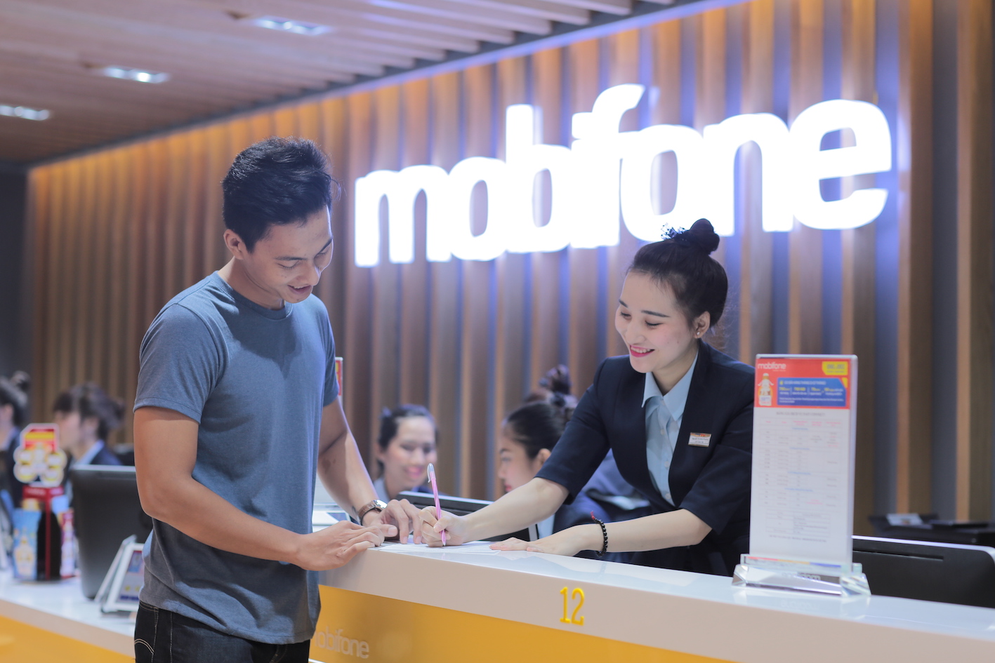 MobiFone[-]được[-]bình[-]chọn[-]trong[-]“Top[-]500[-]doanh[-]nghiệp[-]có[-]lợi[-]nhuận[-]tốt[-]nhất[-]Việt[-]Nam[-]năm[-]2020”