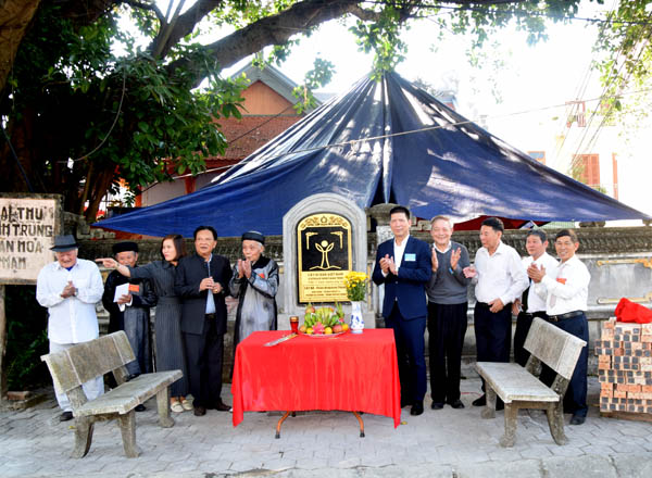 Mộc[-]thụ[-]b&ecirc;n[-]ng&ocirc;i[-]miếu[-]cổ[-]ở[-]Hải[-]Dương[-]được[-]vinh[-]danh[-]C&acirc;y[-]Di[-]sản[-]Việt[-]Nam