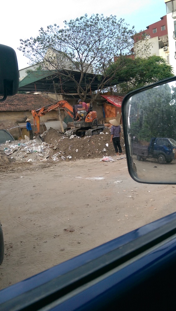 Ô[-]nhiễm[-]môi[-]trường[-]do[-]bãi[-]tập[-]kết[-]vật[-]liệu[-]rác[-]thải[-]tại[-]ngõ[-]84[-]chùa[-]Láng,[-]Đống[-]Đa,[-]Hà[-]Nội