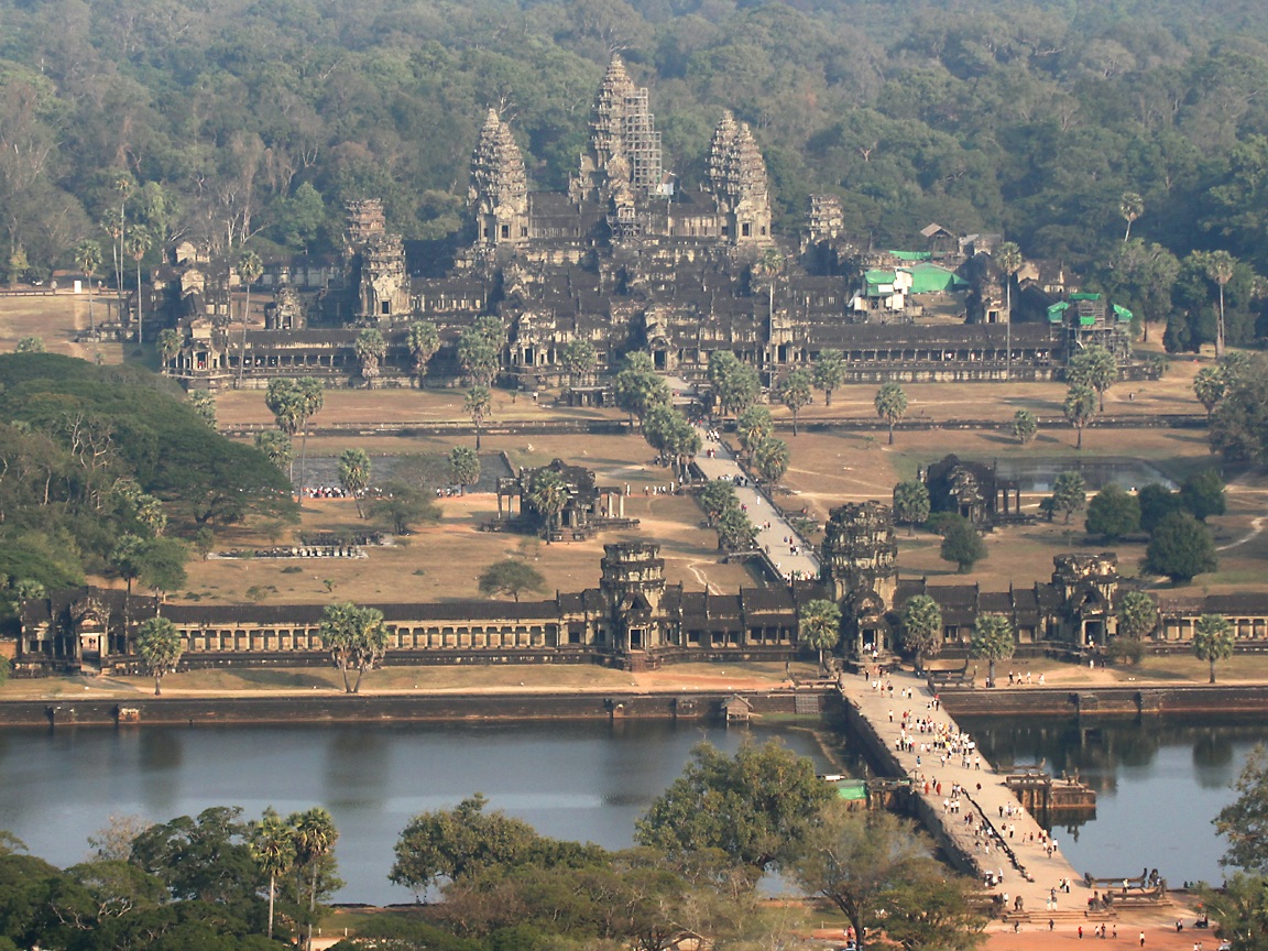 Sa[-]thạch[-]là[-]nguyên[-]liệu[-]chính[-]xây[-]đền[-]Angkor[-]Wat.