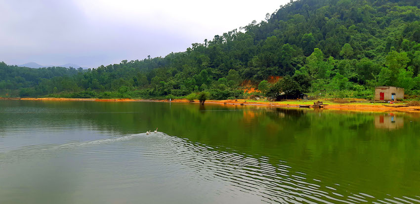 Khám[-]phá[-]vẻ[-]đẹp[-]của[-]những[-]hồ[-]đập[-]ở[-]Nghi[-]Xuân