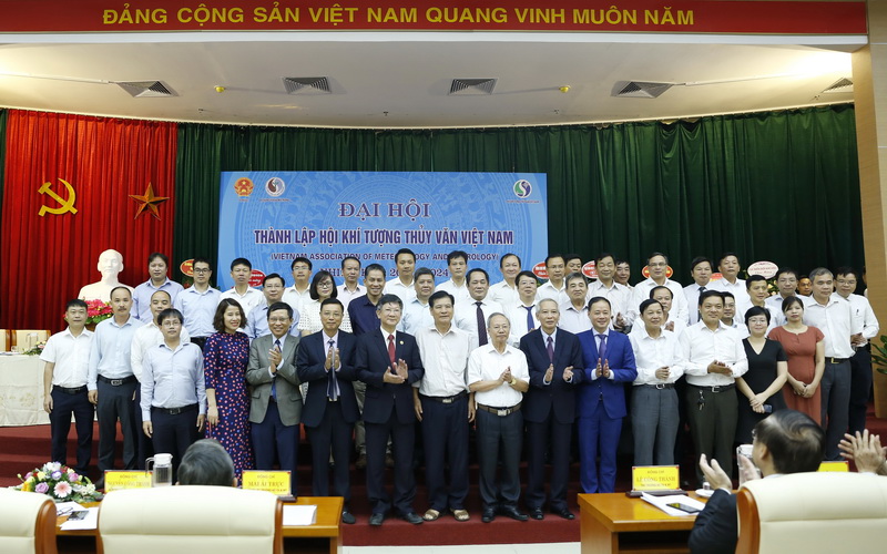Đại[-]hội[-]thành[-]lập[-]Hội[-]Khí[-]tượng[-]thủy[-]văn[-]Việt[-]Nam