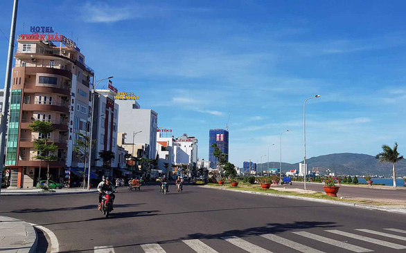 D&agrave;nh[-]kh&ocirc;ng[-]gian[-]biển[-]cho[-]cộng[-]đồng:[-]B&igrave;nh[-]Định[-]dời[-]3[-]kh&aacute;ch[-]sạn[-]lớn