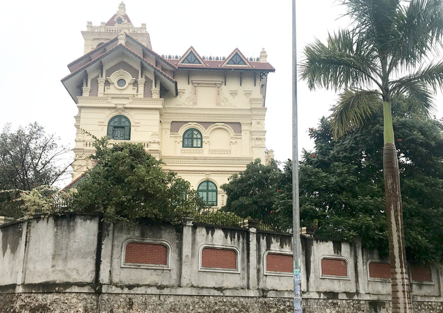 Biệt[-]thự[-]"to[-]nhất[-]vùng"[-]ở[-]Thái[-]Nguyên[-]sai[-]phép[-]không[-]ai[-]xử[-]lý