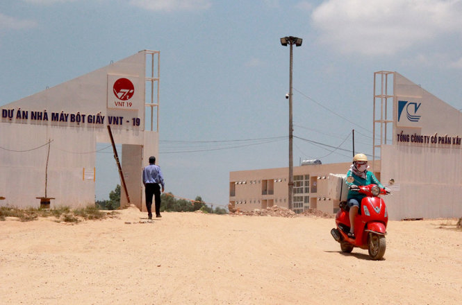 [-]Lấy[-]&yacute;[-]kiến[-]d&acirc;n[-]vị[-]tr&iacute;[-]nh&agrave;[-]m&aacute;y[-]Bột[-]Giấy[-]VNT19[-]xả[-]thải