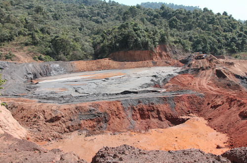 [-]Công[-]ty[-]làm[-]vỡ[-]đập[-]chứa[-]bùn[-]thải[-]quặng[-]bị[-]phạt[-]hơn[-]một[-]tỷ[-]đồng