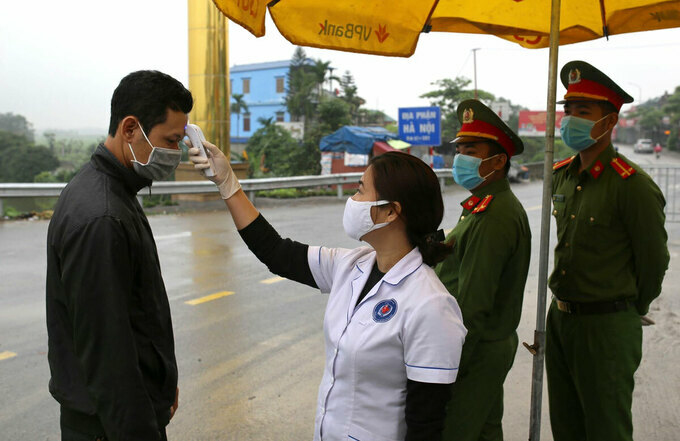 Thủ[-]tướng[-]yêu[-]cầu[-]bãi[-]bỏ[-]ngăn[-]cấm[-]đi[-]lại