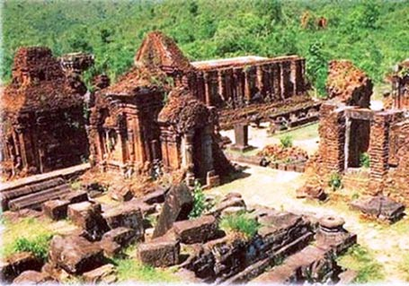 Lạ[-]lùng[-]nơi[-]cuốc[-]đất[-]trúng[-]báu[-]vật