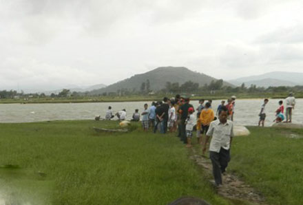 Gia[-]đình[-]và[-]chính[-]quyền[-]vẫn[-]đang[-]nỗ[-]lực[-]tìm[-]kiếm[-]cháu[-]Ánh