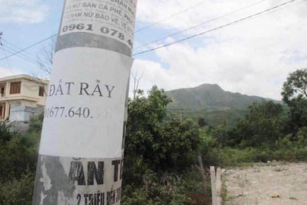 Lại[-]rộ[-]tin[-]người[-]nước[-]ngoài[-]gom[-]đất[-]ở[-]Nha[-]Trang