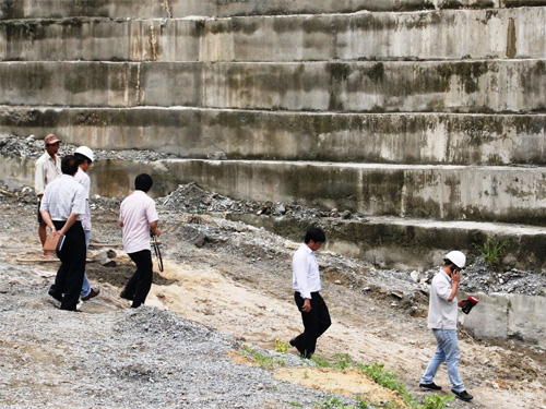 thị[-]sát[-]đường[-]hầm[-]thân[-]đập[-]Sông[-]Tranh[-]2