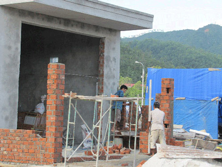 Bí[-]thư[-]Nguyễn[-]Bá[-]Thanh[-]“vi[-]hành”,[-]đình[-]chỉ[-]dự[-]án