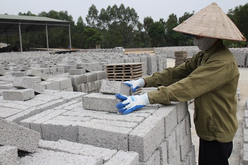 Công[-]nghệ[-]mới[-]sản[-]xuất[-]gạch[-]ngói[-]tiết[-]kiệm[-]nguyên[-]liệu,[-]bảo[-]vệ[-]môi[-]trường
