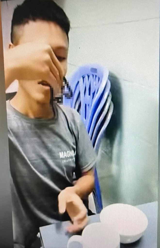 Giun[-]đất[-]không[-]chữa[-]được[-]Covid-19