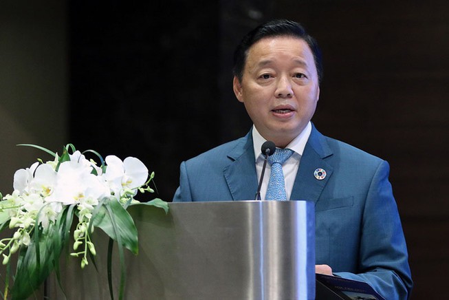 Bộ[-]trưởng[-]Trần[-]Hồng[-]Hà:[-]Môi[-]trường[-]quanh[-]Rạng[-]Đông[-]an[-]toàn