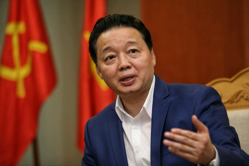 Bộ[-]trưởng[-]TN-MT[-]phân[-]trần[-]về[-]việc[-]ghi[-]tên[-]thành[-]viên[-]vào[-]sổ[-]đỏ