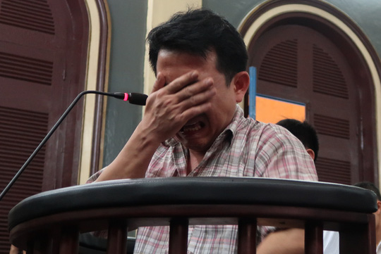 Kh&oacute;c l&oacute;c l&agrave;m g&igrave;, xấu hổ lắm &ocirc;ng Nguyễn Minh H&ugrave;ng!